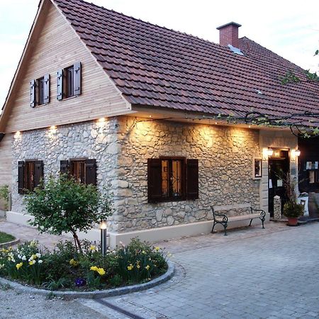 Weingut Primus Suedsteiermark Spielfeld Dış mekan fotoğraf