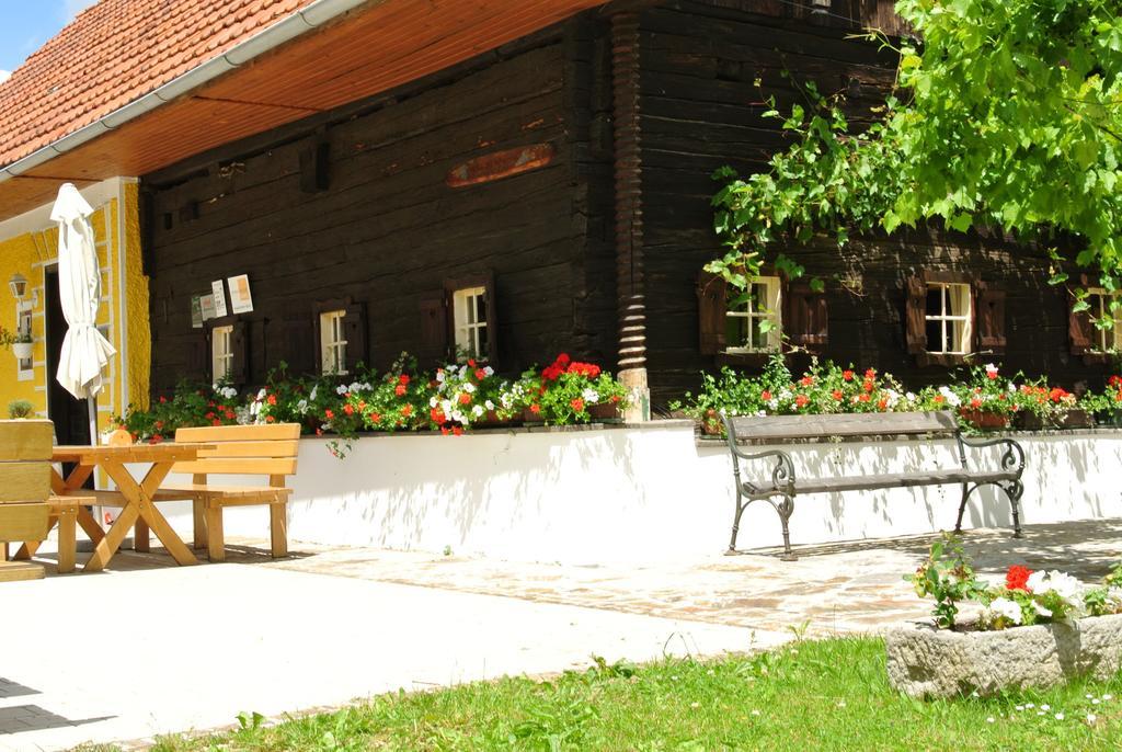 Weingut Primus Suedsteiermark Spielfeld Dış mekan fotoğraf