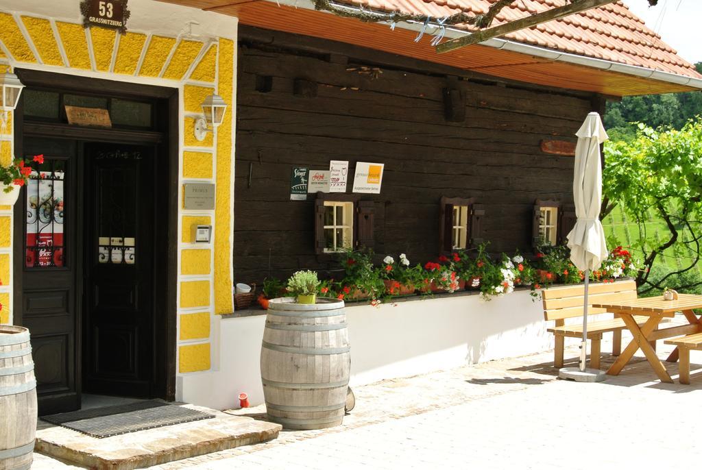 Weingut Primus Suedsteiermark Spielfeld Dış mekan fotoğraf