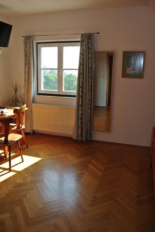 Weingut Primus Suedsteiermark Spielfeld Oda fotoğraf
