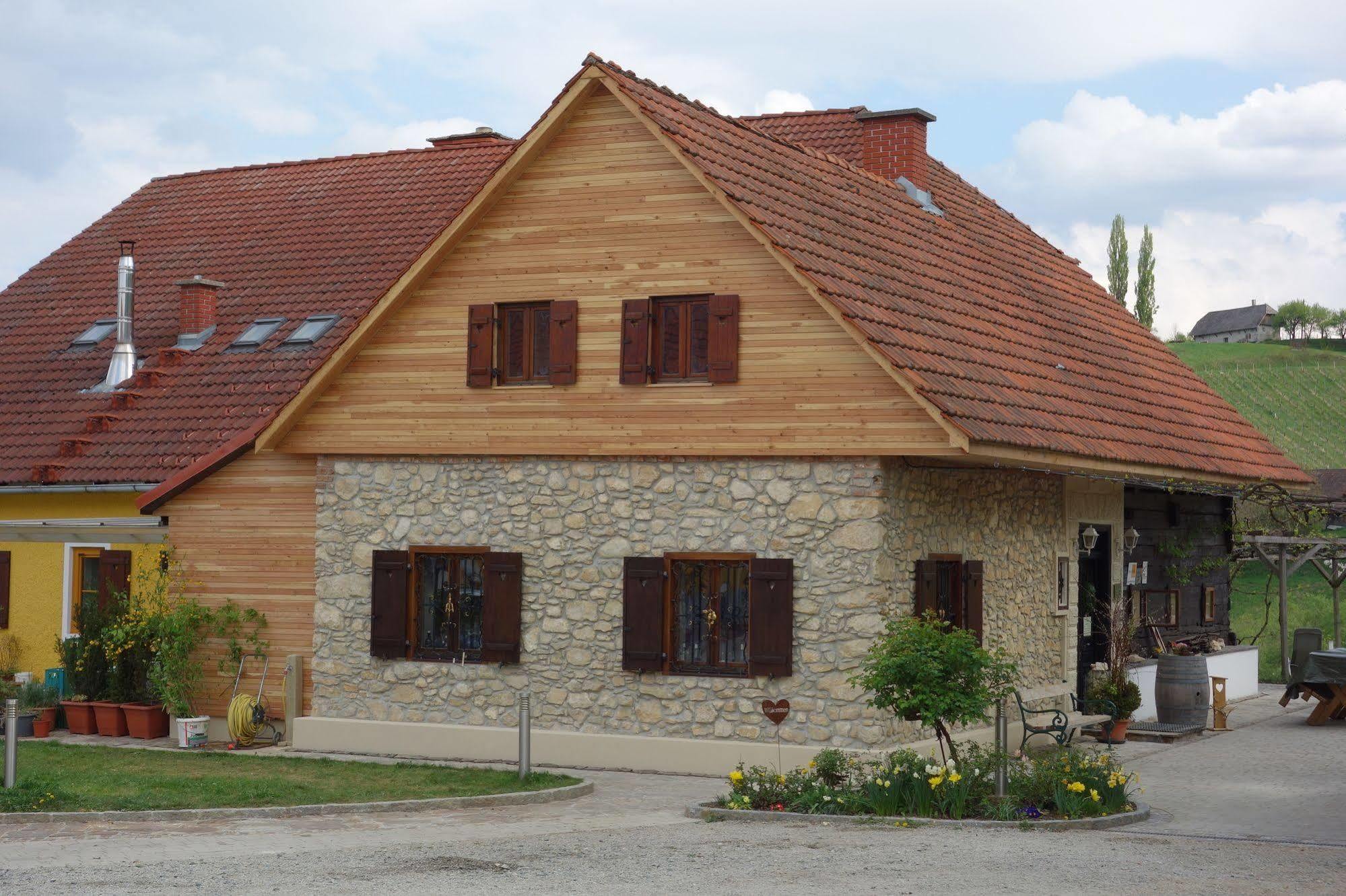 Weingut Primus Suedsteiermark Spielfeld Dış mekan fotoğraf