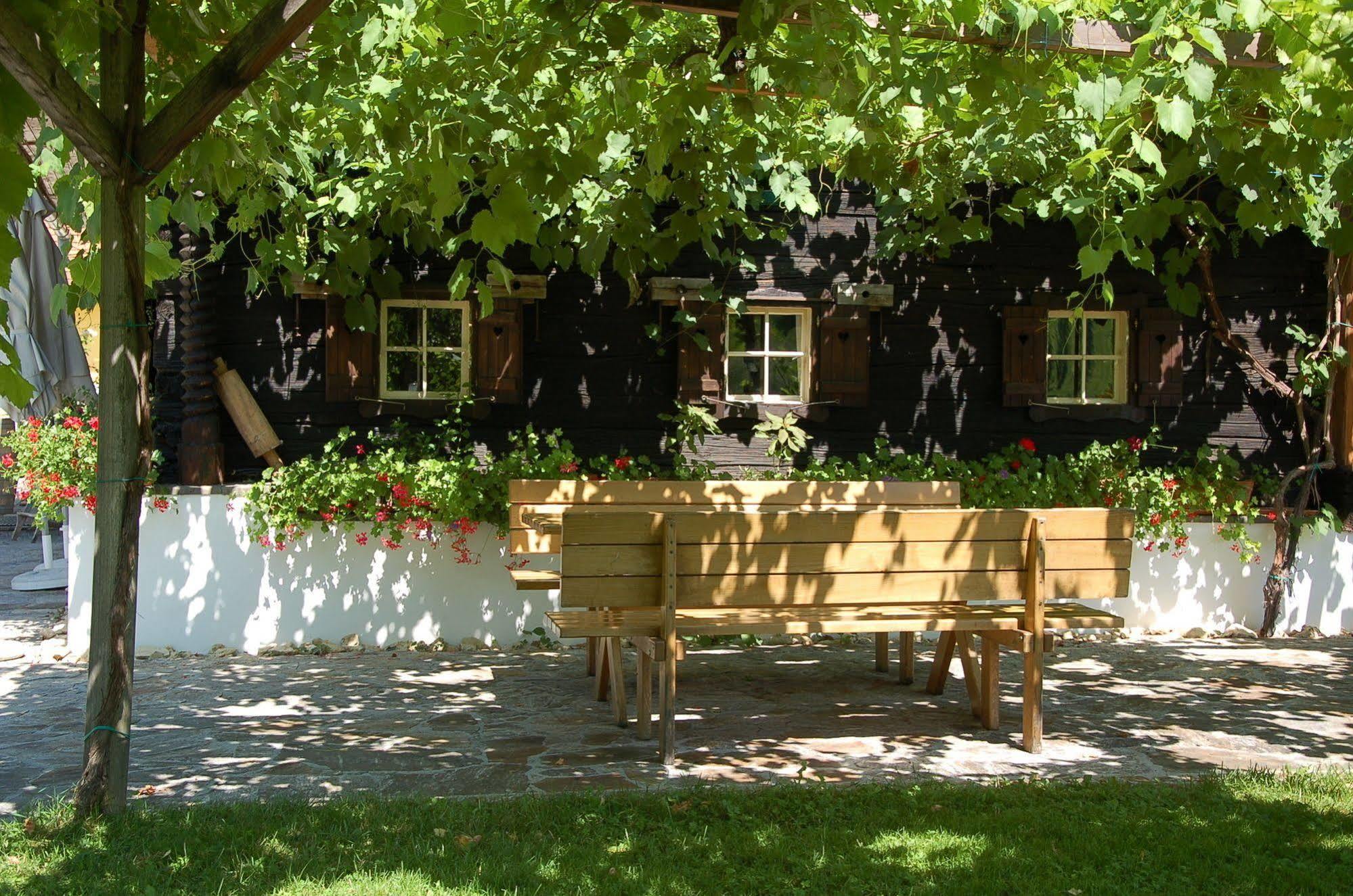 Weingut Primus Suedsteiermark Spielfeld Dış mekan fotoğraf